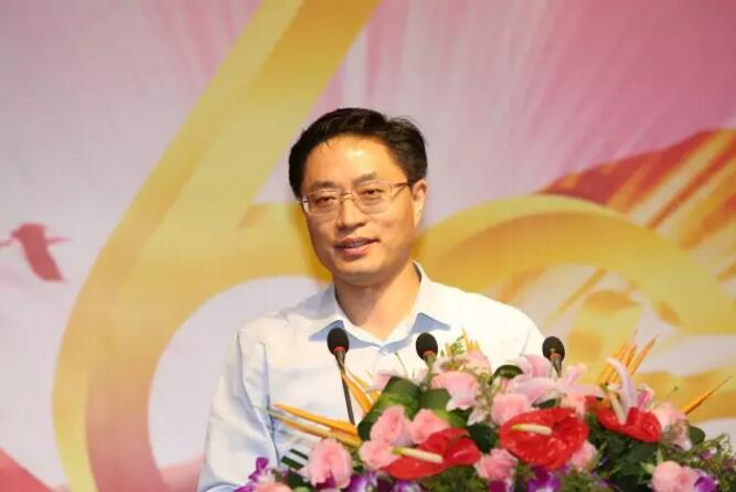 一家大神級(jí)的企業(yè)辦了一個(gè)低調(diào)的生日宴，速來(lái)圍觀(guān)！